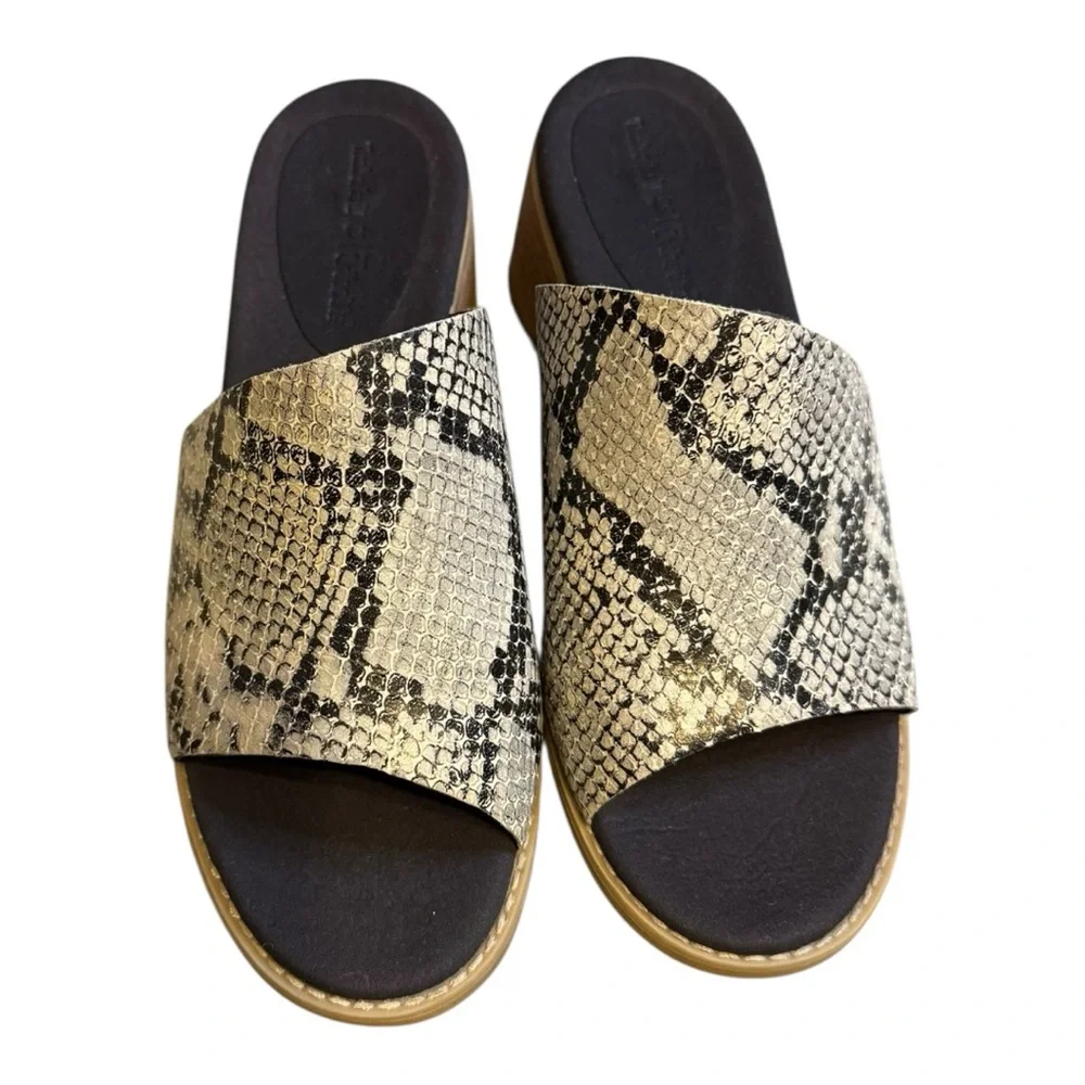 Timberland Women’s Snake Print Block Heel Sandal Sz 6.5 Lug Sole Comfort